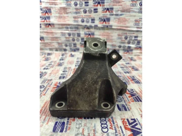 4F0199308AB | Audi A6 Motor Takozu VAG