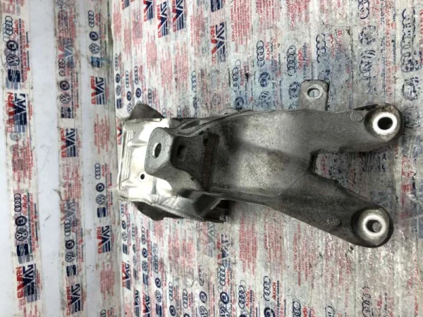8K0199308BT | Sağ Motor Takozu VAG
