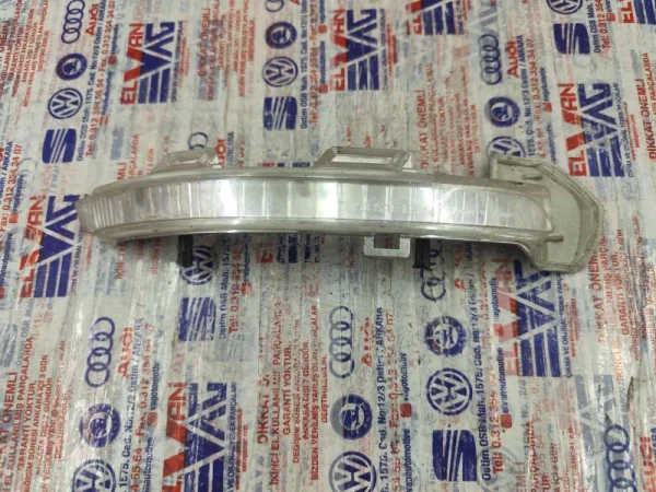 3G0949102 | VW Passat Sağ Dış Dikiz Ayna Sinyali VAG