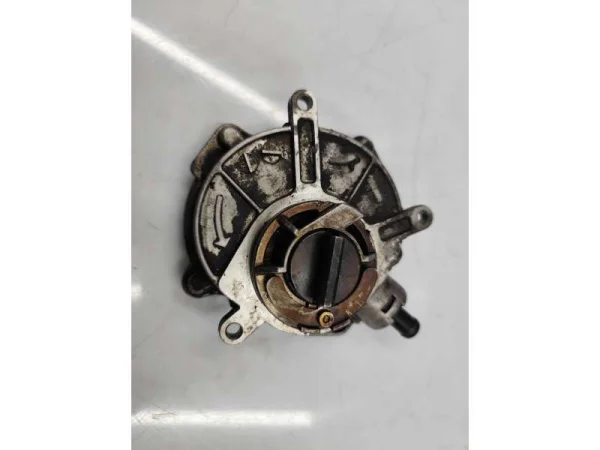 06E145100C | Audi A6 Vakum Pompası VAG