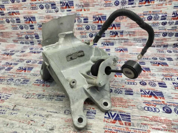4M0199308AT | Sağ Motor Takozu | Audi A4, Q7 VAG