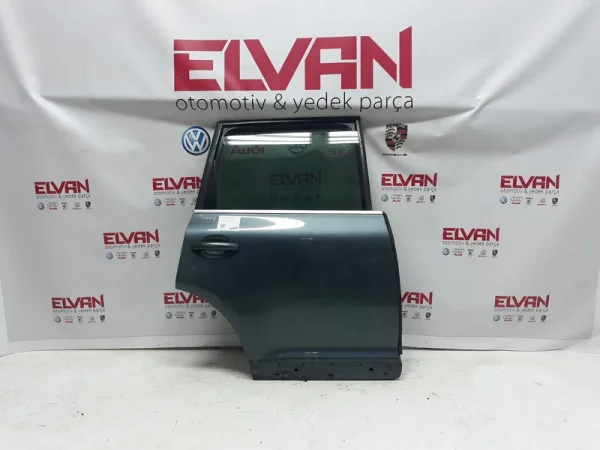 7P0833056 | VW Touareg Sağ Arka Kapı VAG