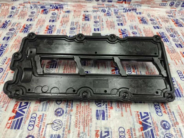 059130131C | Yakıt Borusu Sabitleme Braketi | VW Touareg - Audi A4, A6, A8, Q7 VAG