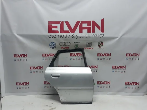 8L4833052 | Audi A3 Kapı Klipsi VAG