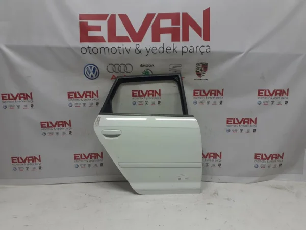 8P4833052 | Audi A3 Sağ Arka Kapı VAG