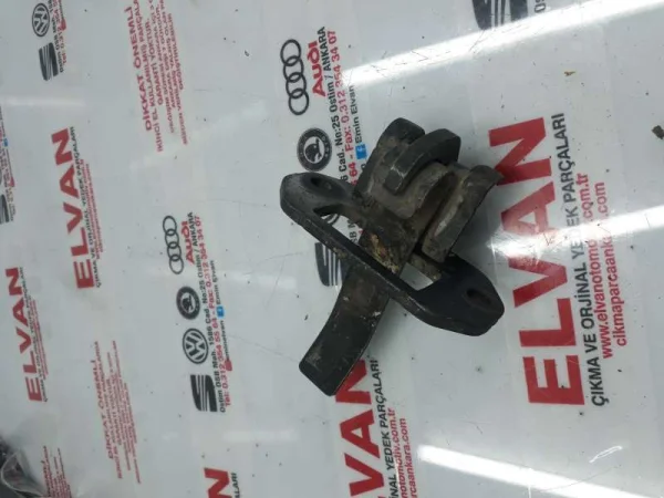 2K0827455A | VW Caddy Arka Kapı Stoperi VAG
