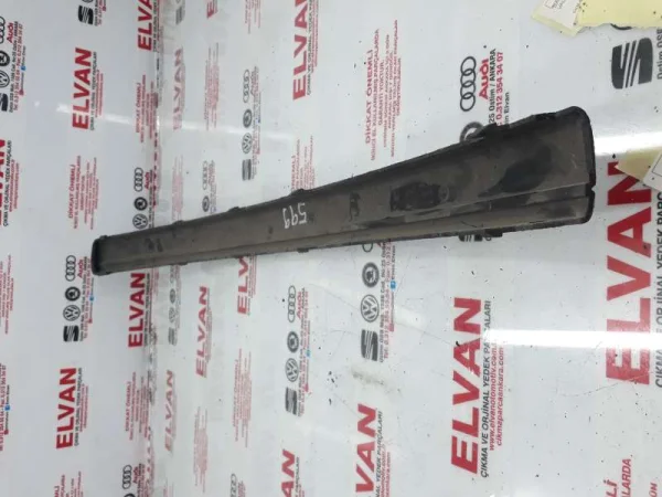 3U0807718 | Skoda Superb Sağ Ön Tampon Bandı VAG
