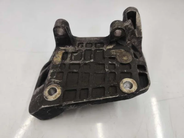 059903143AJ | Şarj Dinamosu Braketi | VW Touareg - Audi A4, A5, A6, A7, A8 VAG
