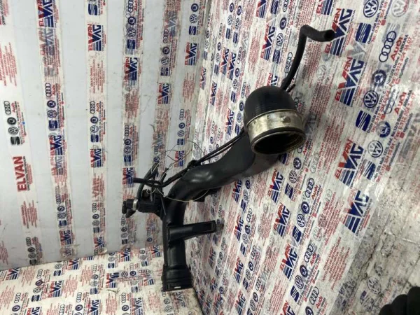 3B0145834F | İntercooler Hortumu VAG
