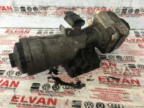 045117061D | Yağ Filtre Kapağı | VW Bora, Caddy, Golf, Polo, Touran - Audi A3 VAG