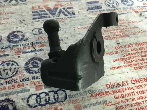 045103945A | Motor Kulak Braketi VAG