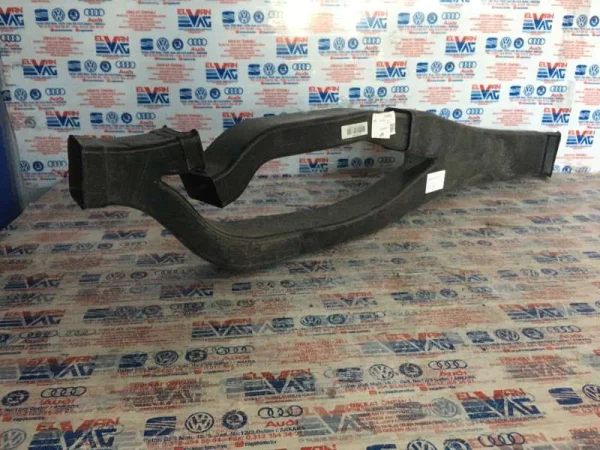 3G0864255 | VW Passat Orta Konsol İç Havalandırma Kanalı VAG