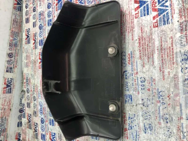 7H0868629A | VW Transporter Arka Silecek Motor Kapağı VAG