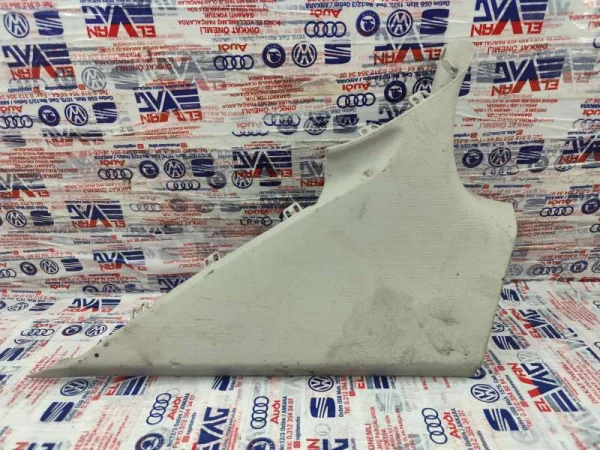 5E5867288 | Arka Direk İç Kaplaması VAG