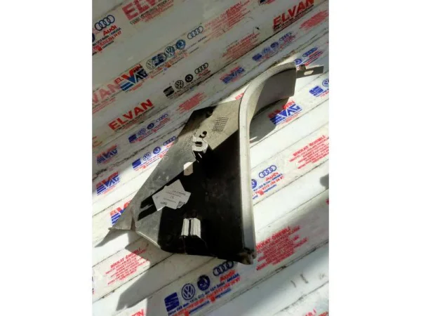 1P1863484B | Seat Leon Sağ Alt Direk Kaplaması VAG