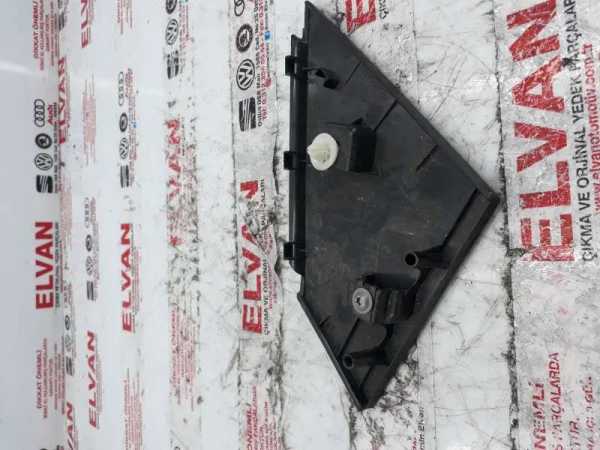 6F9837638B | Seat Arona Sağ Ön Kapı Çıtası VAG