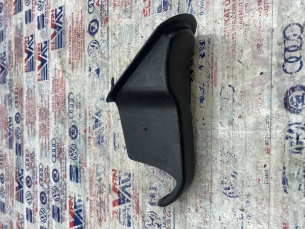 8P0886197A | Arka Koltuk Bağlantı Kapağı | Audi A3, RS 3 - Seat Leon VAG