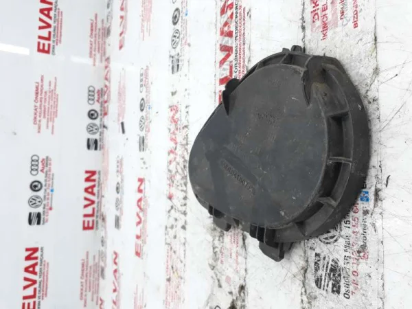 5K0941607C | VW Golf Sağ Far Arka Kapağı VAG