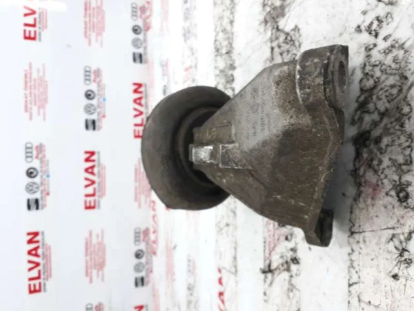 4D0199307S | Audi A8 Sol Motor Takozu VAG