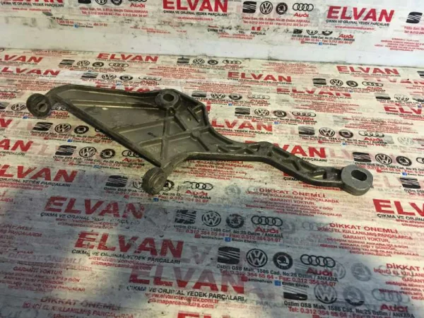 06A133231H | Emme Manifoldu Destek Braketi | VW Bora, Golf, Jetta - Audi A3 - Seat Leon VAG