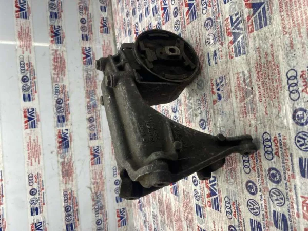 357199354 | Arka Motor Kulak Braketi | VW Passat - Seat Toledo VAG