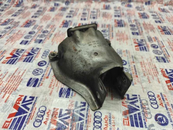 8K0399060A | Sağ Motor Kulak Braketi VAG
