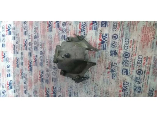 8K0399377AF | Sol Motor Takozu Braketi | Audi A4, A5, Q5 VAG