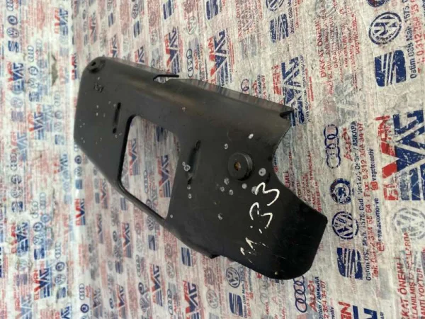 074129900A | VW Transporter Emme Manifoldu Kapağı VAG