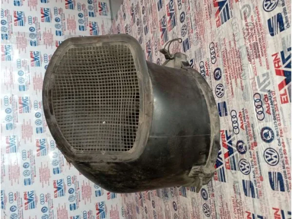 701815915B | VW Transporter Polen Filtre Kutusu VAG