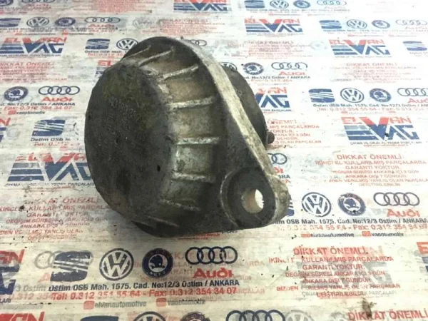 8A0199382 | Audi 80 Serisi Motor Kulak Takozu VAG