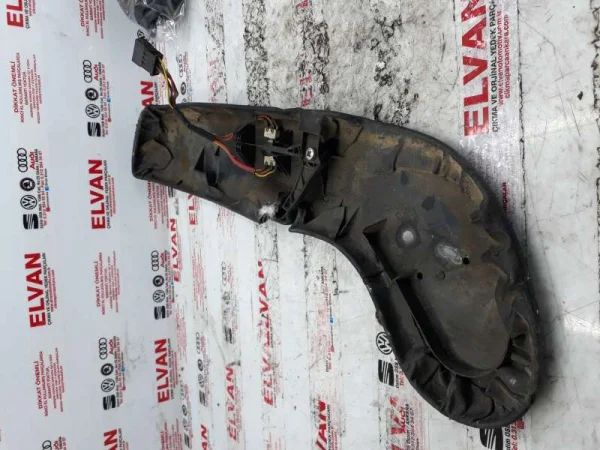 8D0881325B | Audi A4 Koltuk Yan Plastik Kapağı VAG