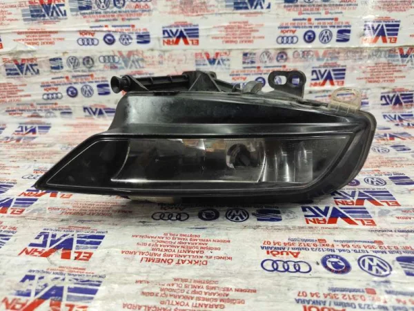 8V0941700B | Audi A3 Sağ Sis Farı VAG