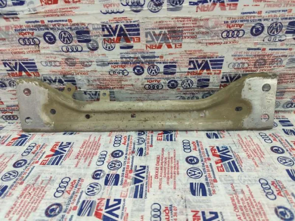 5Q0804421B | Alt Şase Bağlantı Demiri | VW Golf, Passat, Tiguan - Audi A3 - Seat Ateca, Leon VAG