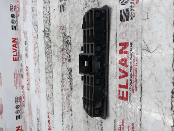 5L0819681 | Skoda Yeti Göğüs Havalandırma Izgarası Kapağı VAG