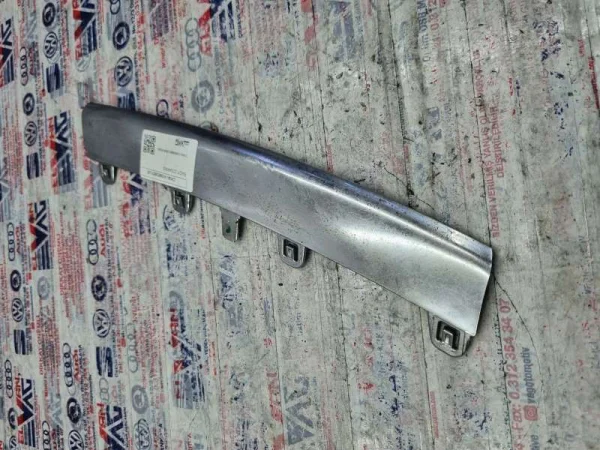 1K5853651UR | Ön Panjur Çıtası VAG