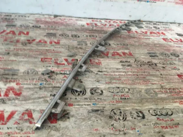 5N0853767K | Çamurluk Çıtası VAG
