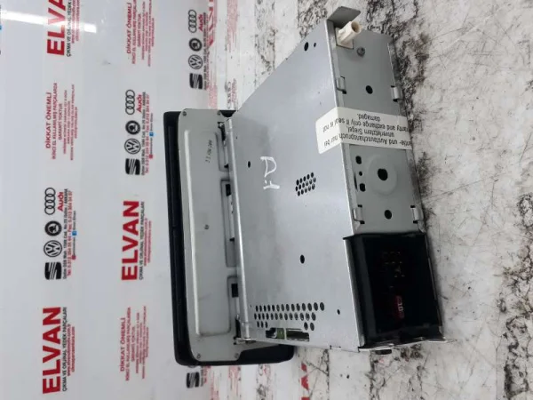 8X0035160A | Audi A1 Radyo Çalar VAG