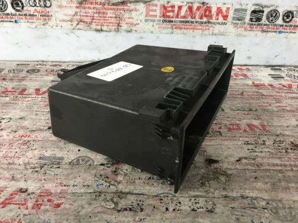 1J0857725B | Teyp Altı Eşya Gözü | VW Bora, Golf, Jetta, Passat, Polo VAG