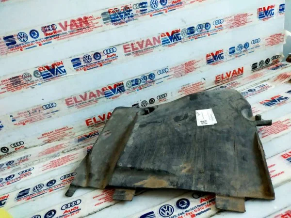 8W0825202 | Audi A4 Sağ Ön Alt Taban Muhafazası VAG