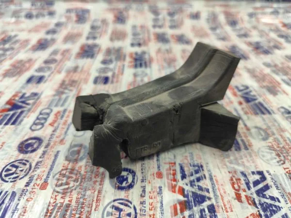 5NA864760A | VW Tiguan Sağ Üst Çamurluk Fitili VAG