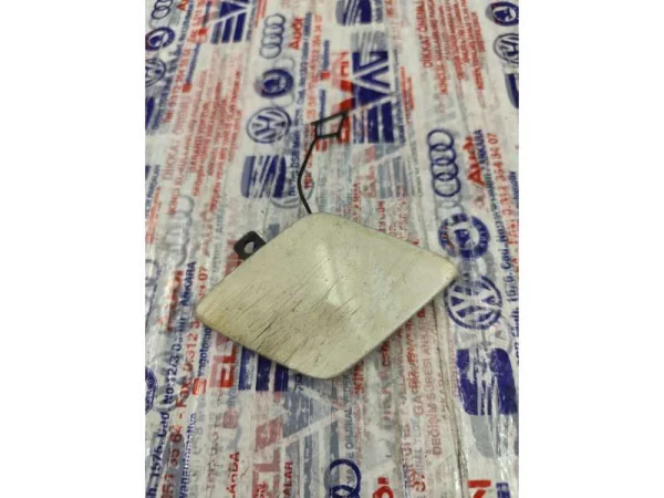 3G0807155 | VW Passat Ön Çeki Demiri Kapağı VAG