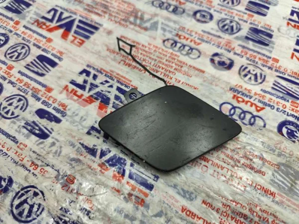 3G0807155 | VW Passat Ön Çeki Demiri Kapağı VAG