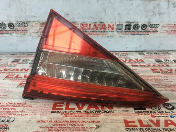 3V5945308D | Skoda Superb LED Sağ İç Stop Lambası VAG