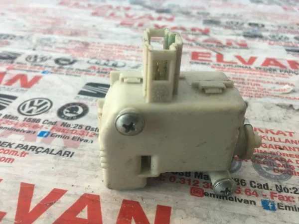 1J6862159A | Depo Kapağı Kilidi VAG
