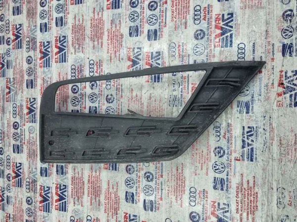 5F0853666G | Seat Leon Sağ Sis Farı Çerçevesi VAG
