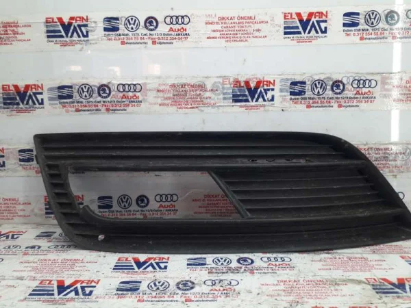 8K0807681K | Audi A4 Sol Sis Farı Çerçevesi VAG