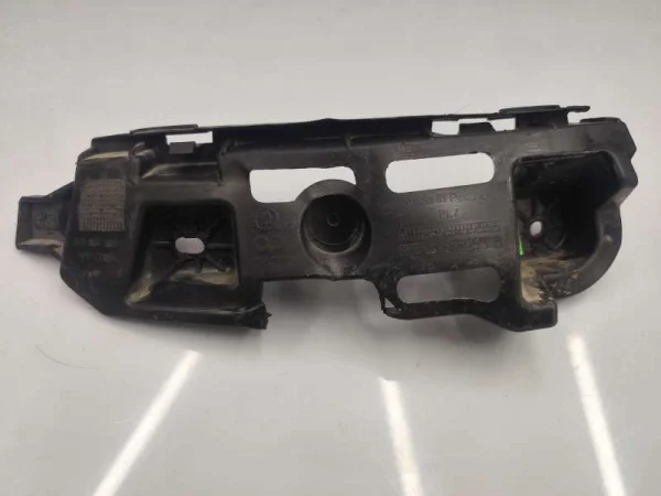 3V5807393A | Skoda Superb Arka Sol Tampon Braketi VAG