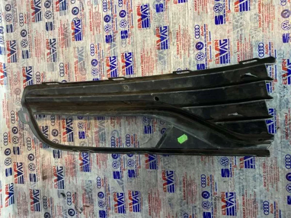 6C0853666J | VW Polo Sağ Sis Far Çerçevesi VAG