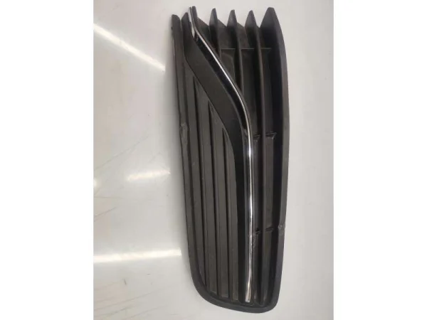 6C0853666C | Sağ Sis Farı Çerçevesi VAG