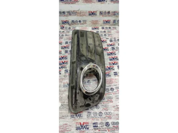 8R0807681M | Audi Q5 Sol Sis Kapağı VAG